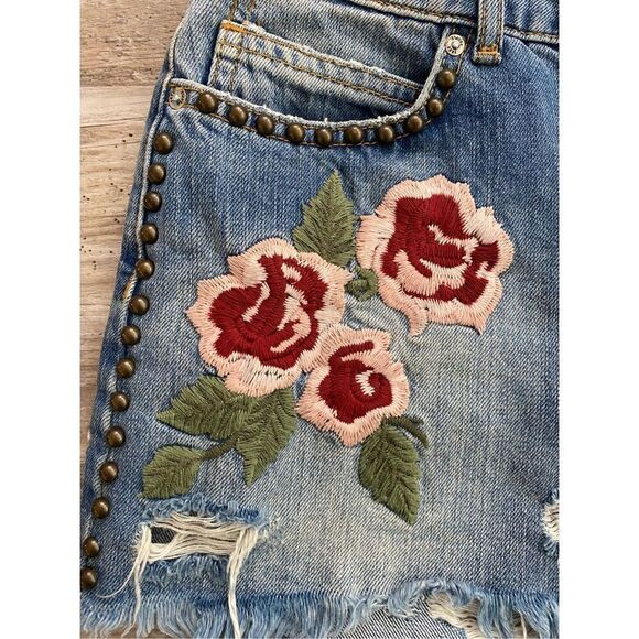 Free People Rose Embroidered Jean Skirt Sz 25 - Picture 3 of 5
